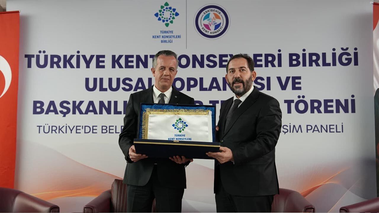 Yalova Turkiye Kent Konsey Baskanlik Devir Teslim Bayrak Degisim (5)