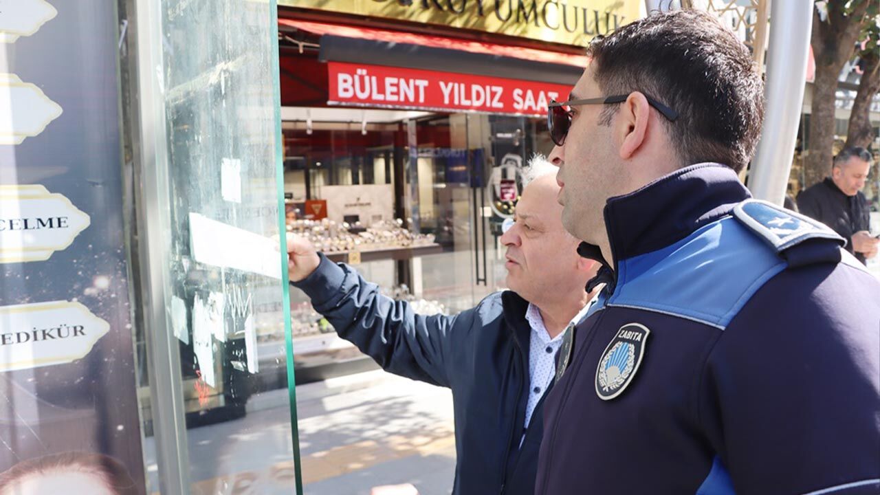 Yalova Zabita Mudurluk Ekipler Durak Izinsiz Afis Denetim (4)