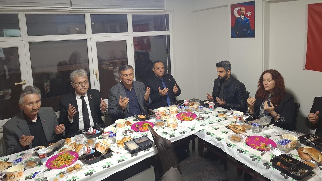 Yalova Zafer Parti Il Ilce Teskilat Iftar Baskan Gundem Aciklama (1)