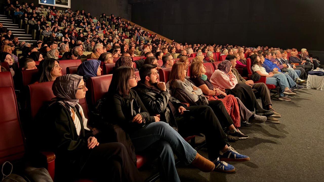 Yalova’da Dünya Tiyatro Etkinlikleri Başladı (3)