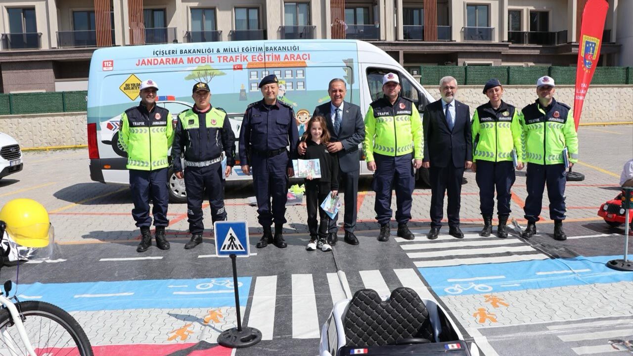 Yalova’da Minik Sürücüler Piste Çıktı (2)