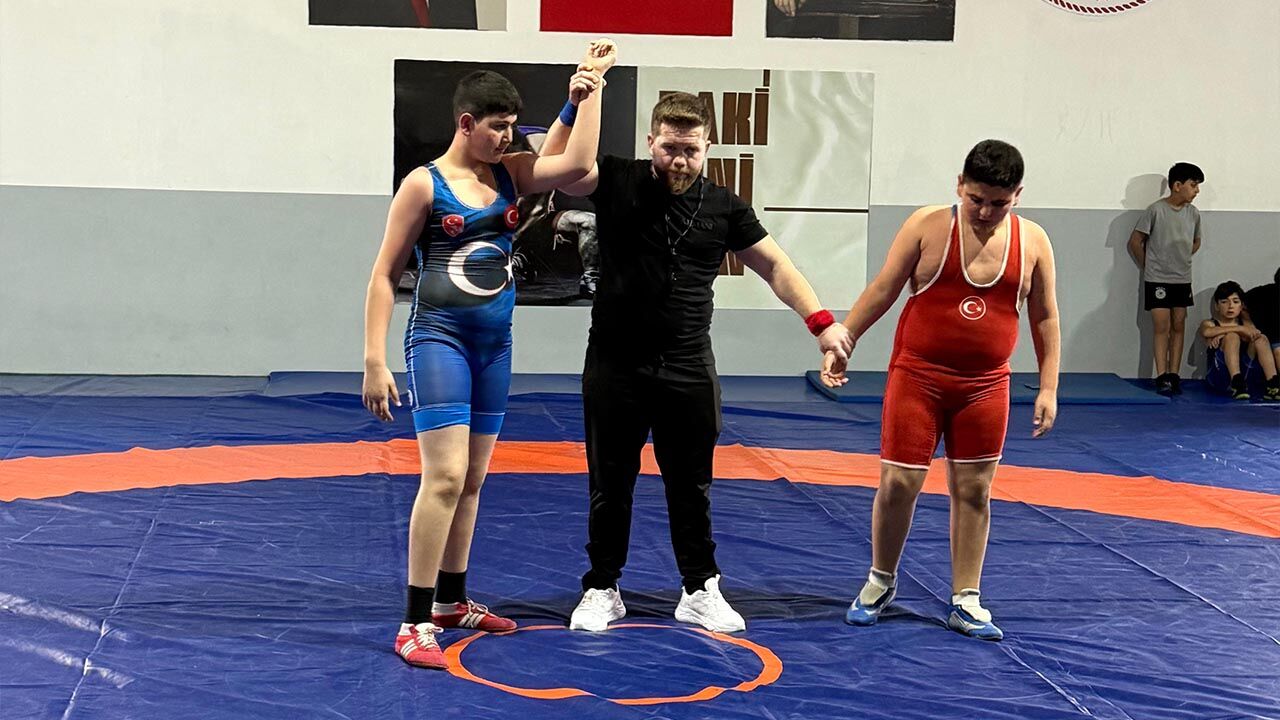 Altınova’nın Minik Güreşçileri Yalova Şampiyonası’na Damga Vurdu (1)