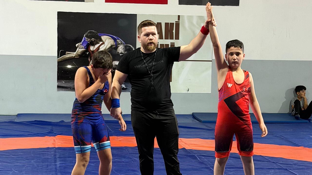 Altınova’nın Minik Güreşçileri Yalova Şampiyonası’na Damga Vurdu (8)