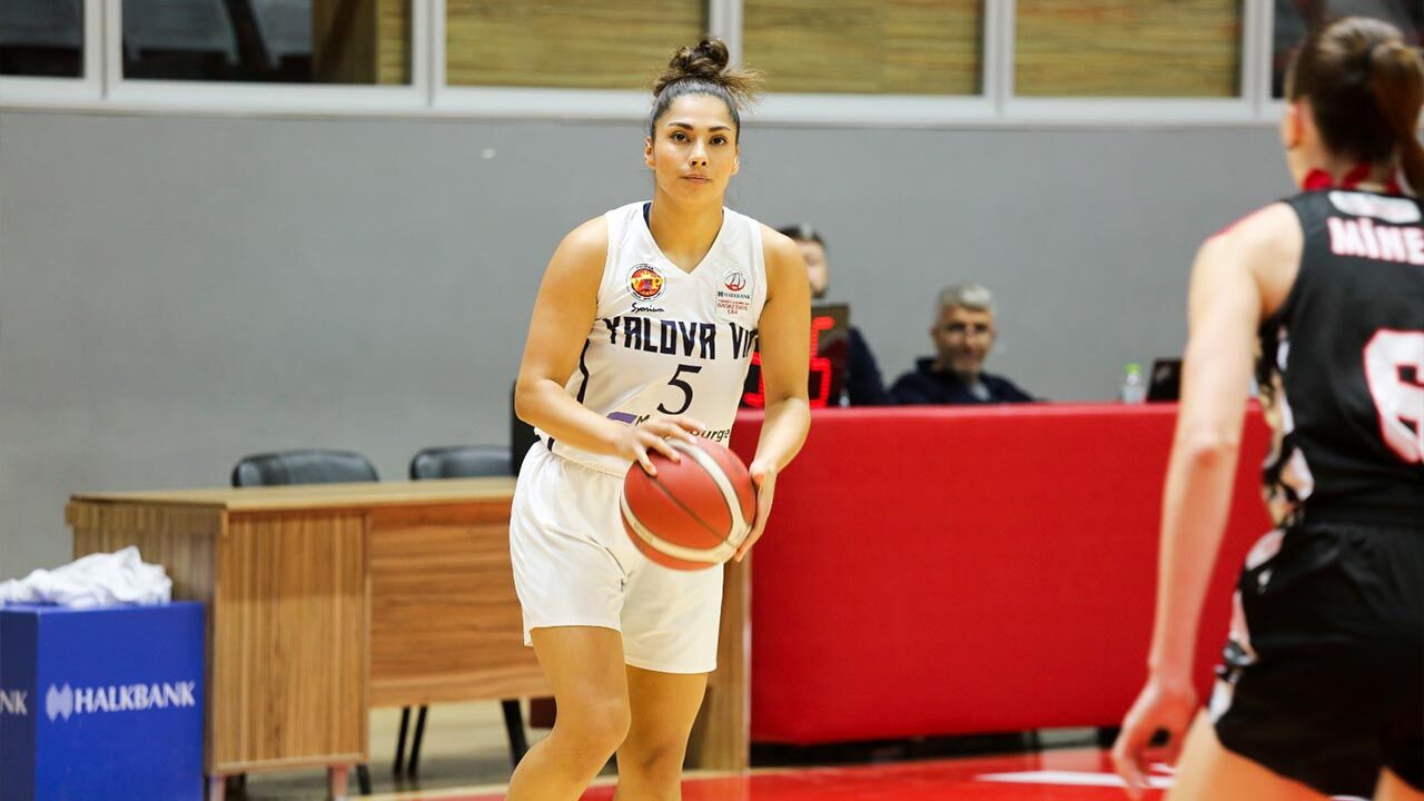 Bizim Kızlar Burhaniye’de Galibiyet Arayacak (4)