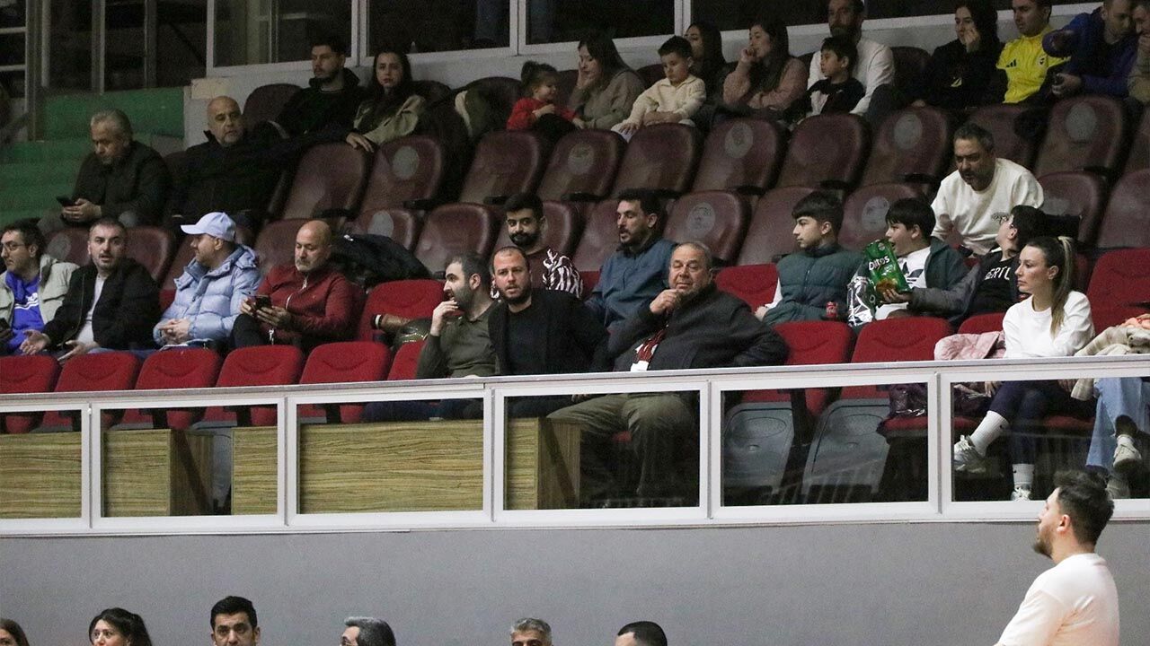 Çiftlikköy Belediye İbb Önünde Rahat Kazandı (6)