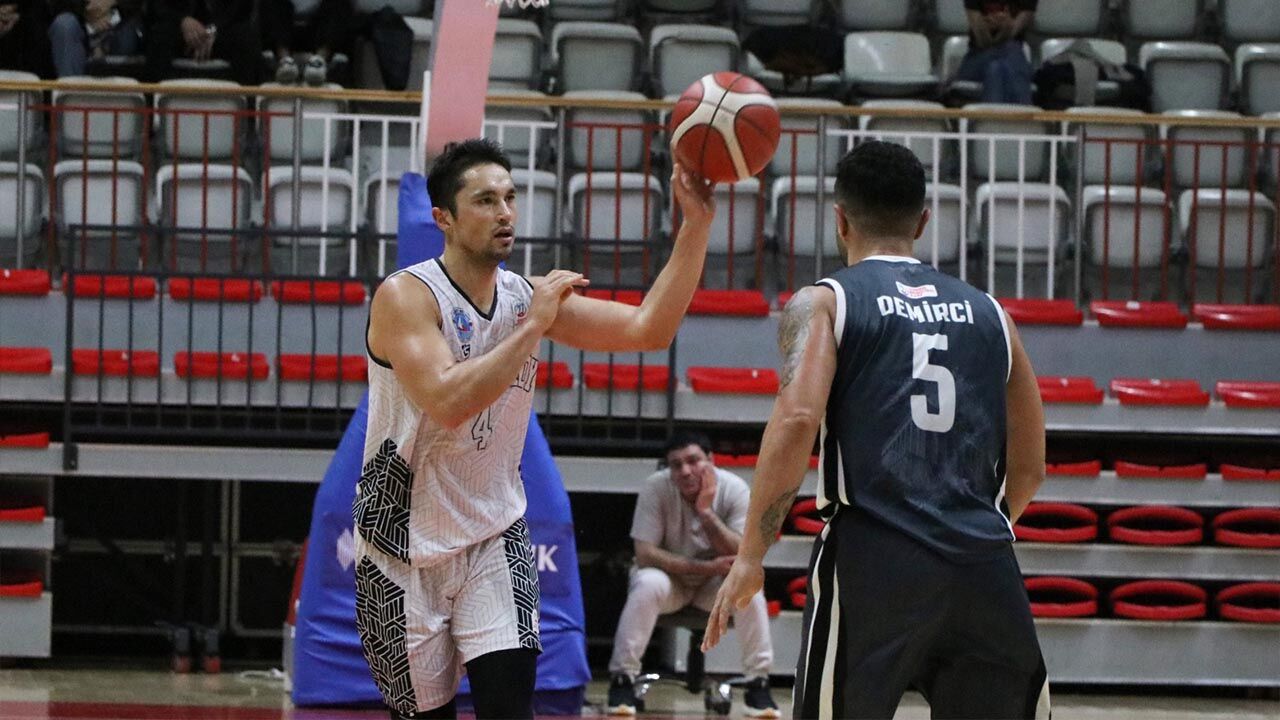 Çiftlikköy Belediye Play Off’a Hazır (2)