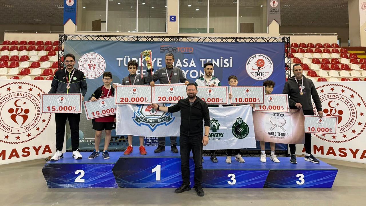 Masa Tenisinde Tarihi Başarı (2)