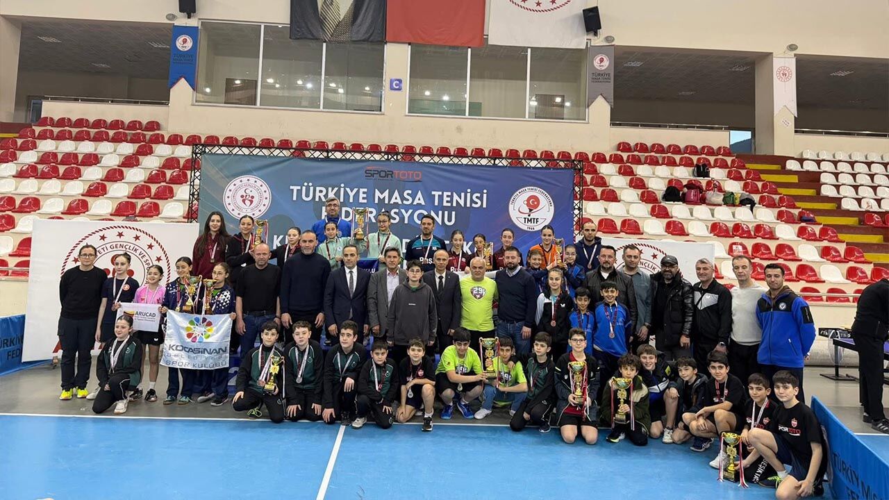 Masa Tenisinde Tarihi Başarı (8)