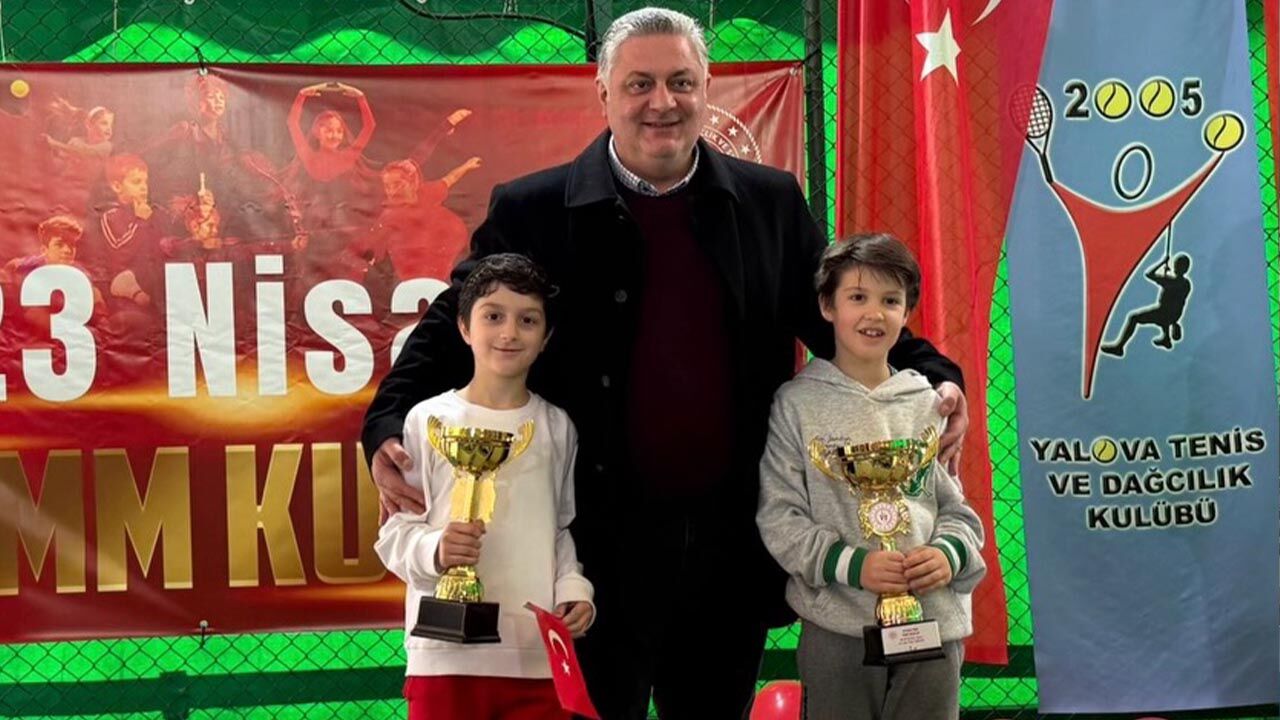 Minik Raketler, 23 Nisan İçin Korta Çıktı (1)