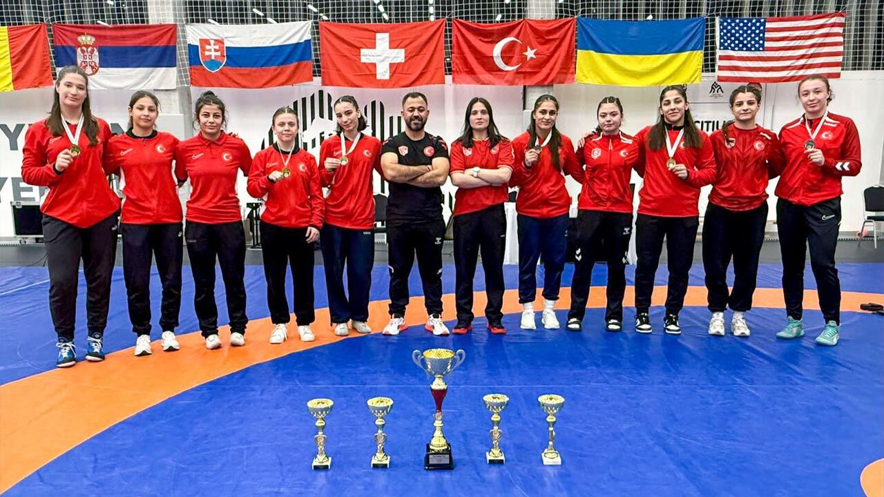 Nil Aktaş Macaristan’da Altını Kaptı (3)