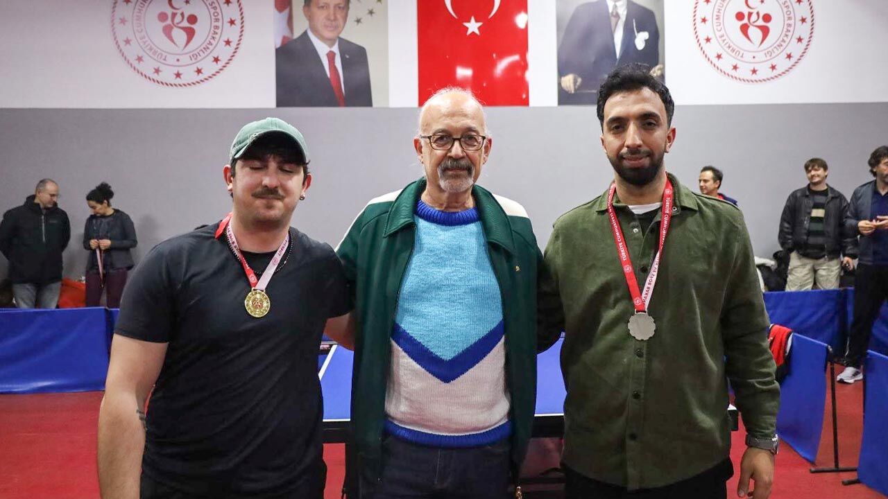 Yalova 14 Mart Tip Bayram Masa Tenisi Turuva Saglik Calisanlari (3)