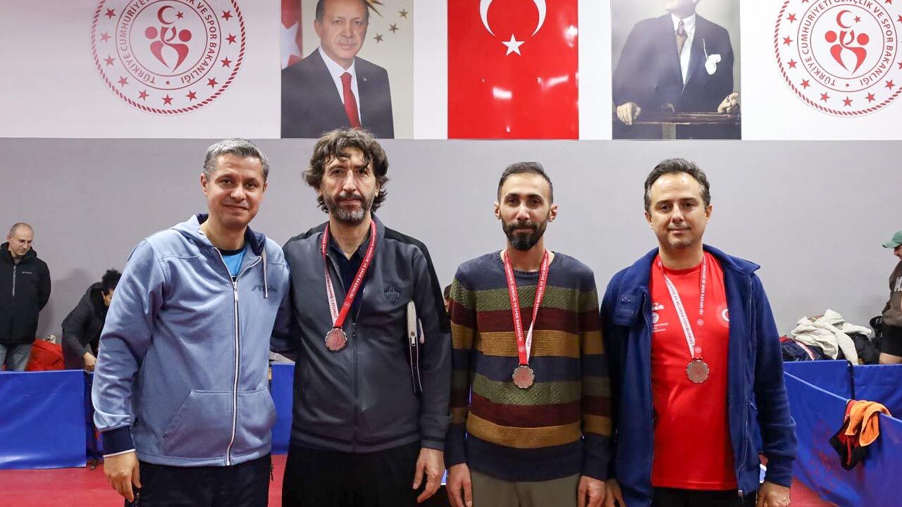 Yalova 14 Mart Tip Bayram Masa Tenisi Turuva Saglik Calisanlari (6)