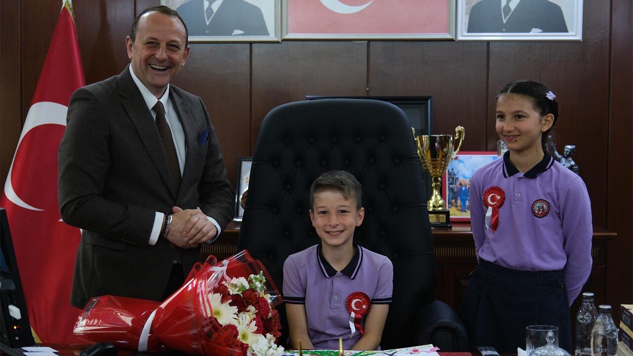 Çiftlikköy’de Çocuklar Başkanlık Koltuğuna Geçti (1)