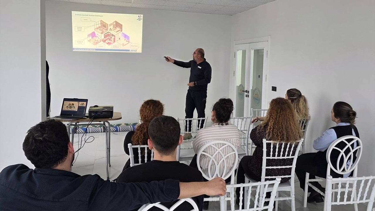 Esenköy Belediyesi Personeline Afet Farkındalık Eğitimi Verildi (1)