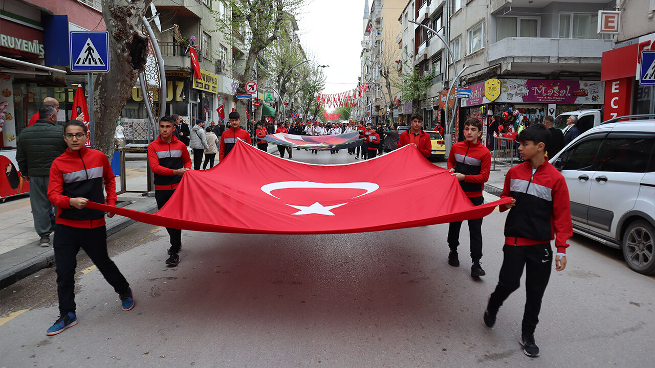 Yalova 23 Nisan Ulusal Egemenlik Cocuk Bayrami Kutlama Etkinlikler Haber (2)