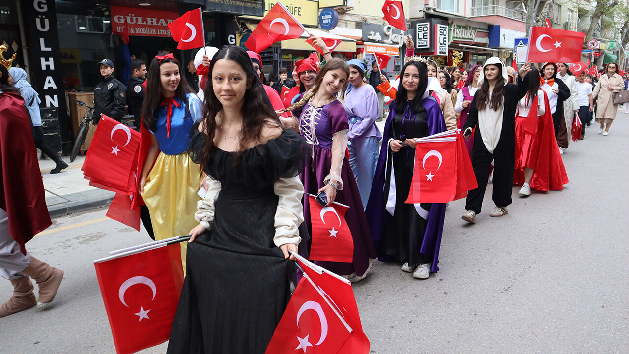 Yalova 23 Nisan Ulusal Egemenlik Cocuk Bayrami Kutlama Etkinlikler Haber (4)-1