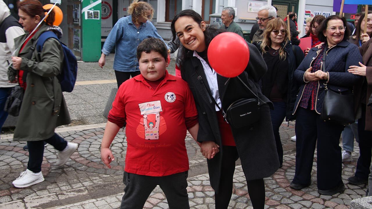 Yalova Dunya Otizm Farkindalik Gunu Kutlama Gun Egitim Stk Kurum Kurulus (9)