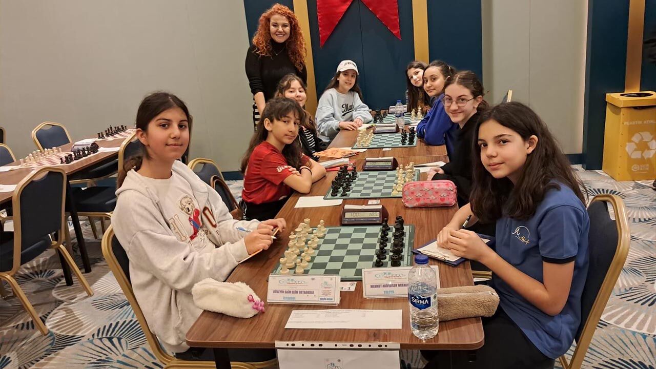 Mehmet Akif Ersoy Ortaokulu Şov Yaptı (2)