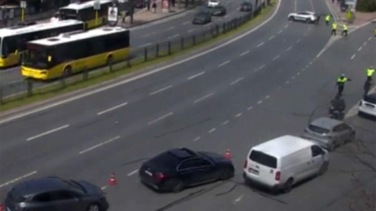 İsrail Konsolosluğu Yakınından Silah Sesleri Yükseldi 3 Kişi Etkisiz Hale Getirildi (2)