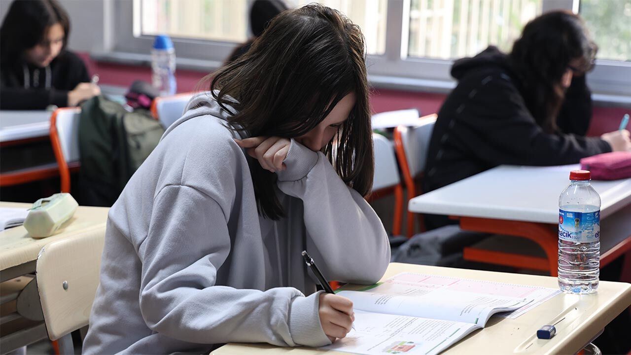 Üniversite Sınavı Erteleniyor Mu (3)