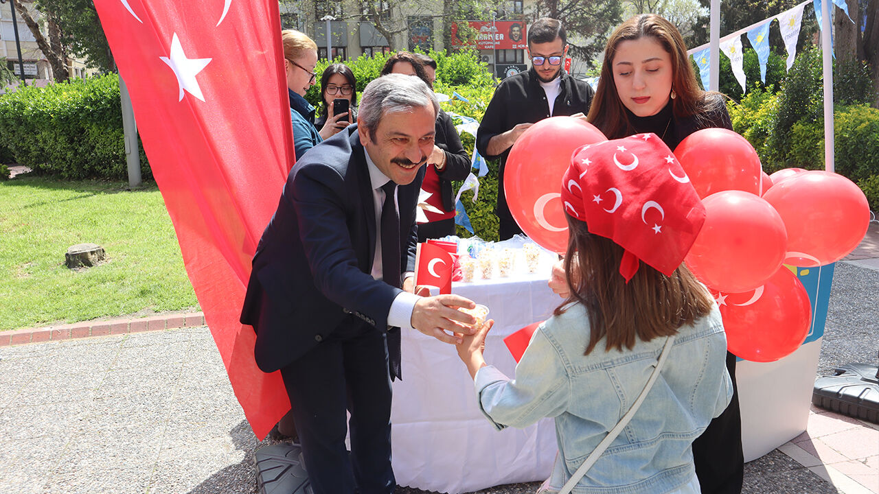Yalova 23 Nisan Siyasi Partiler Stant Cocuk Etkinlikler (3)