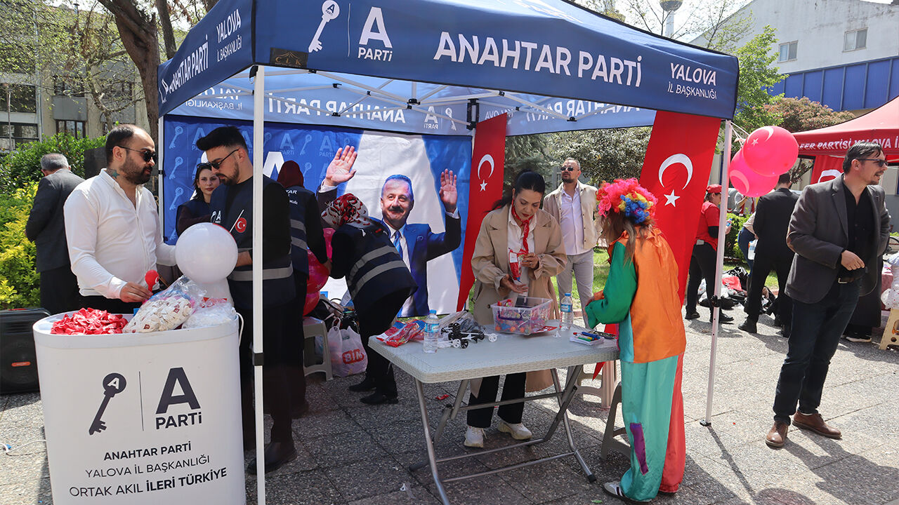 Yalova 23 Nisan Siyasi Partiler Stant Cocuk Etkinlikler (4)