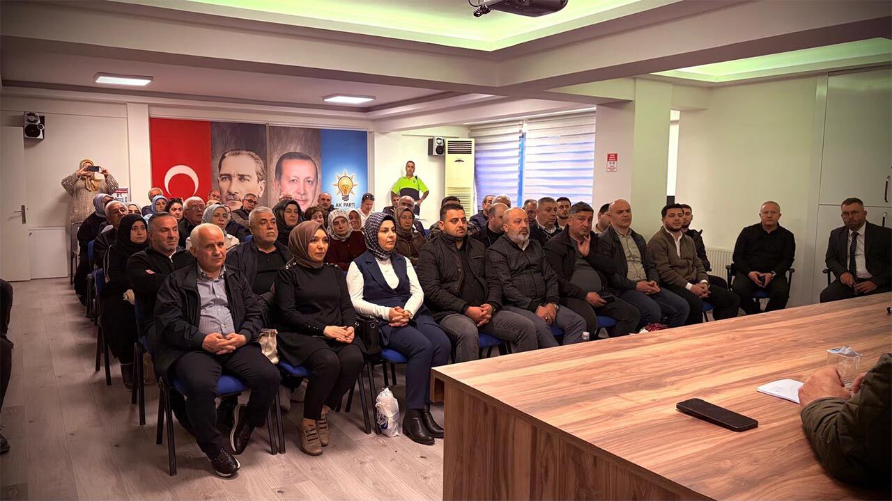 Yalova Ak Parti Merkez Ilce Baskan Danisma Meclis Toplanti (1)