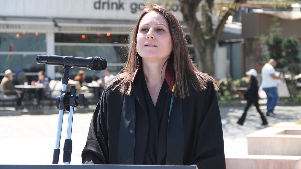 Yalova Baro Baskanlik Avukatlar Gun Meydan Kutlama Celenk Aciklama (1)