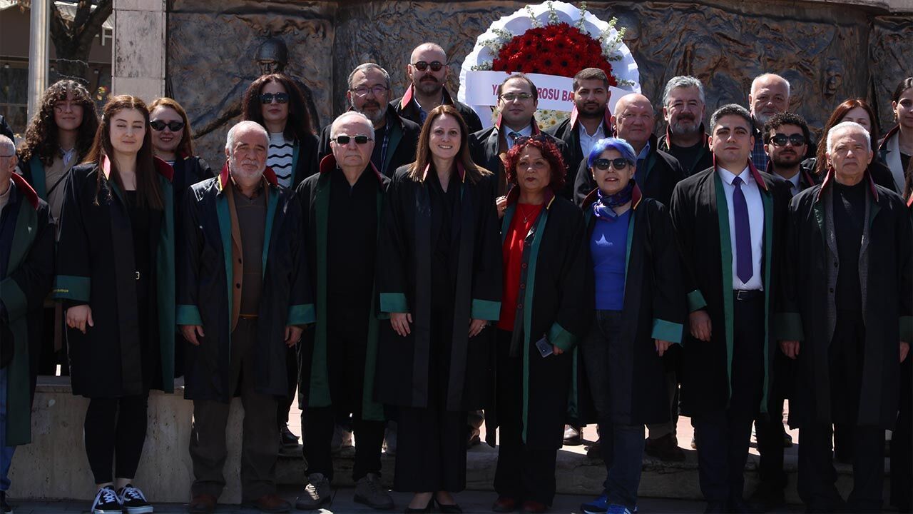 Yalova Baro Baskanlik Avukatlar Gun Meydan Kutlama Celenk Aciklama (2)-1