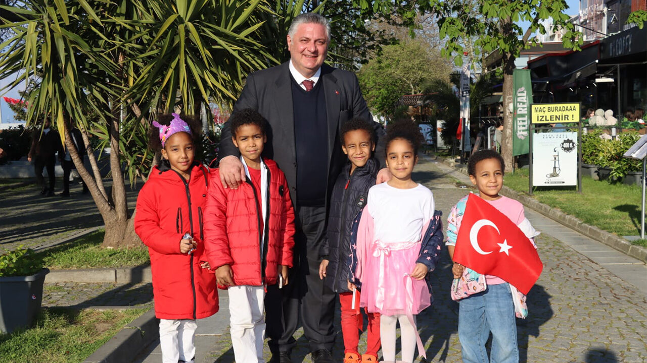 Yalova Belediye Baskan 23 Nisan Cocuk Bayram Aileler Gencler Bulusma (6)