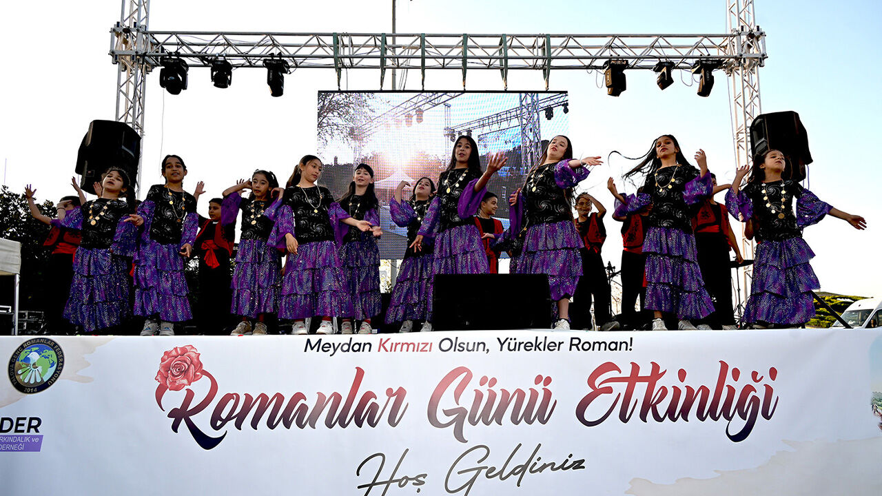 Yalova Belediye Dunya Romanlar Gunu Kutlama Kobra Murat (4)