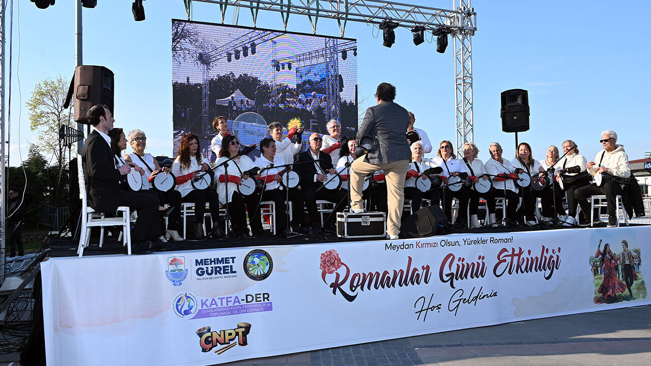 Yalova Belediye Dunya Romanlar Gunu Kutlama Kobra Murat (7)