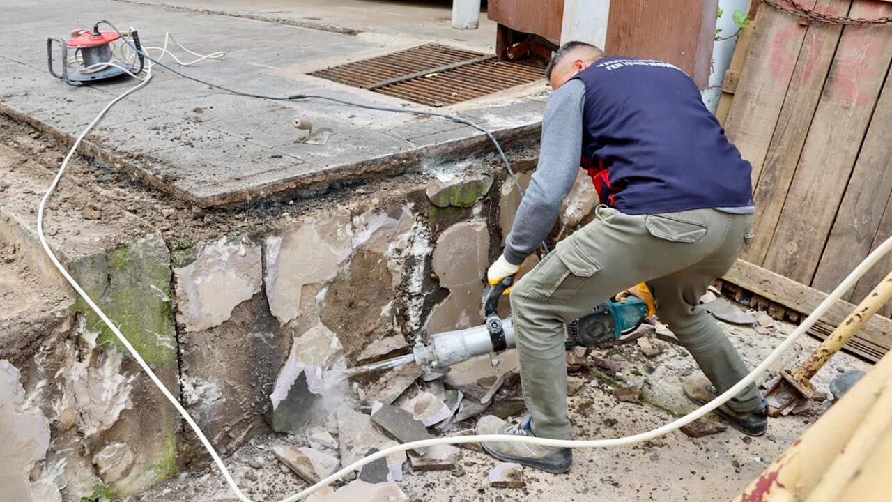 Yalova Belediye Fen Isleri Pazarpark Calisma Merdiven Yenileme (1)