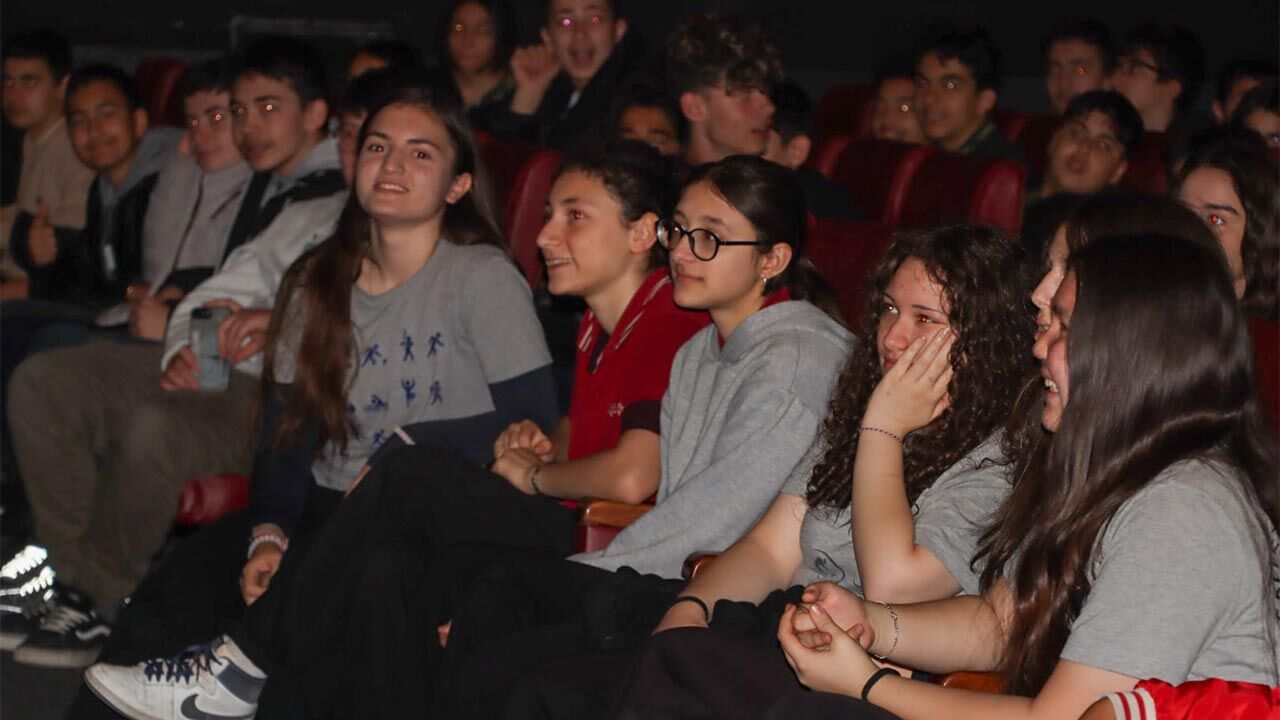 Yalova Belediyesi Lgs Baykus Ekip Ogrenciler Soylesi (2)