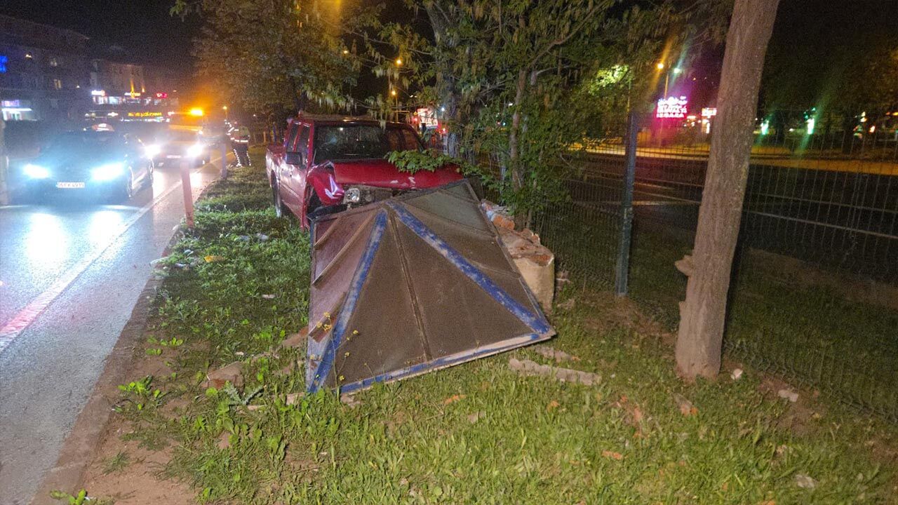 Yalova Bursa Orhangazi Karayol Kamyonet Refuj Trafik Kaza Yarali (3)