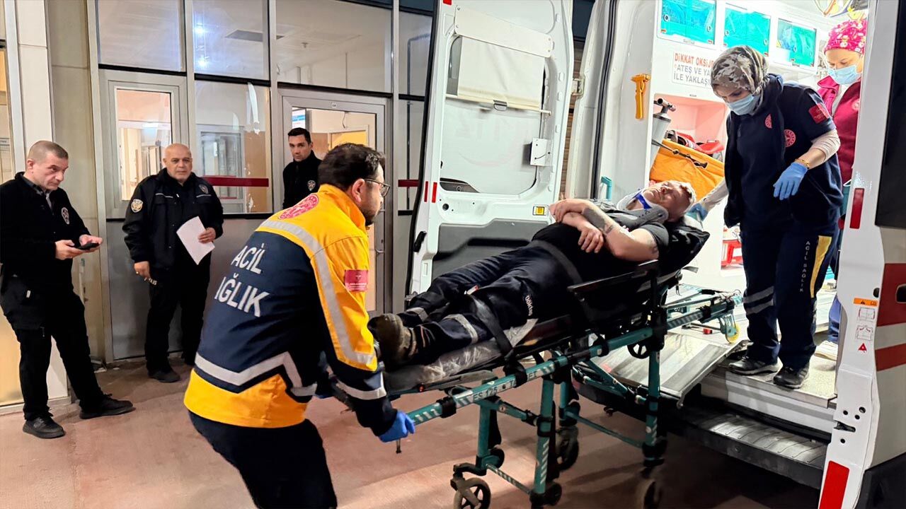 Yalova Bursa Orhangazi Karayol Kamyonet Refuj Trafik Kaza Yarali (4)