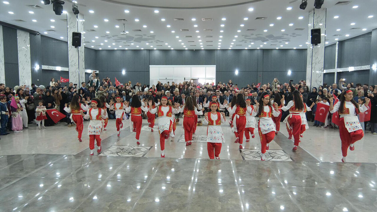 Yalova Ciftlikkoy 23 Nisan Cocuk Bayrami Etkinlikler (2)