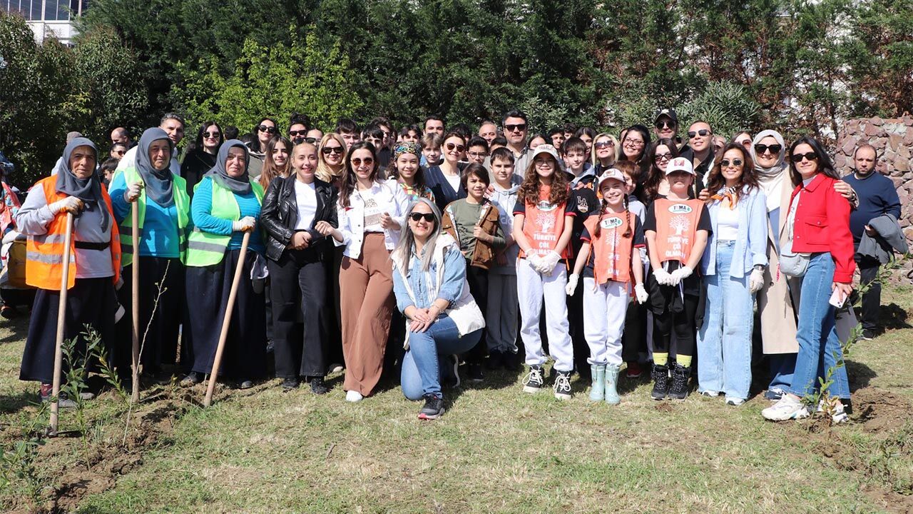 Yalova Ciftlikkoy Bahcesehir Koleji 400 Defne Fidani Doga (1)