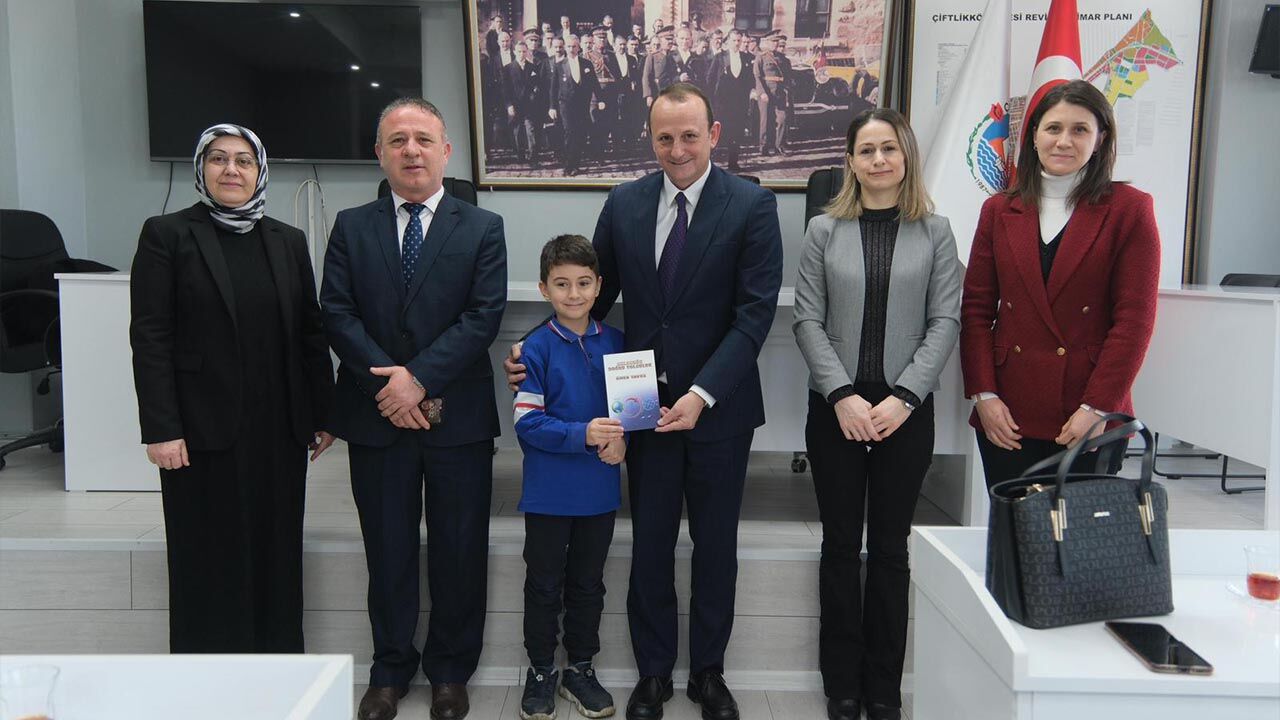 Yalova Ciftlikkoy Belediye Baskan Yerel Yonetimler Minik Ogrenciler Misafir (2)