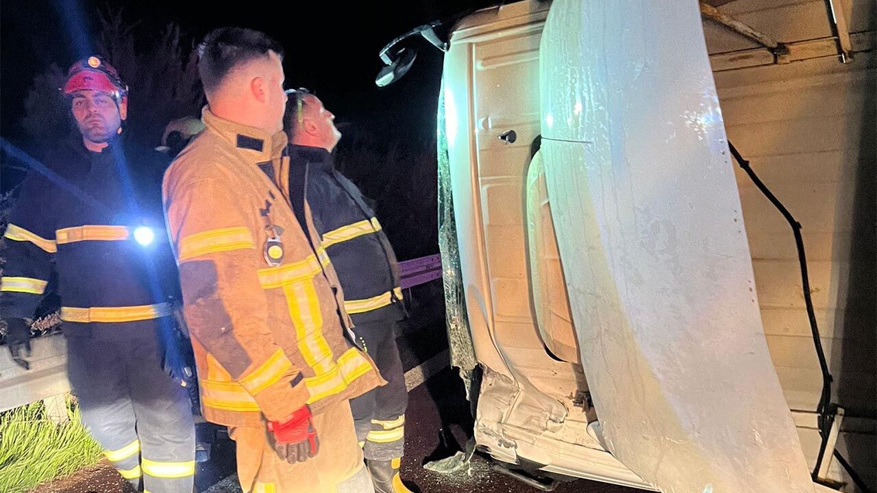Yalova Ciftlikkoy Kilickoy Laladere Otoyol Kamyon Trafik Kaza Itfaiye Kurtarma (1)