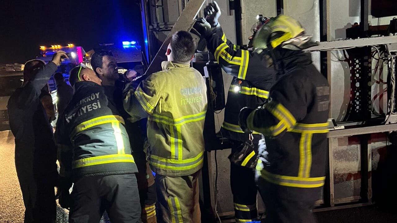 Yalova Ciftlikkoy Kilickoy Laladere Otoyol Kamyon Trafik Kaza Itfaiye Kurtarma (5)