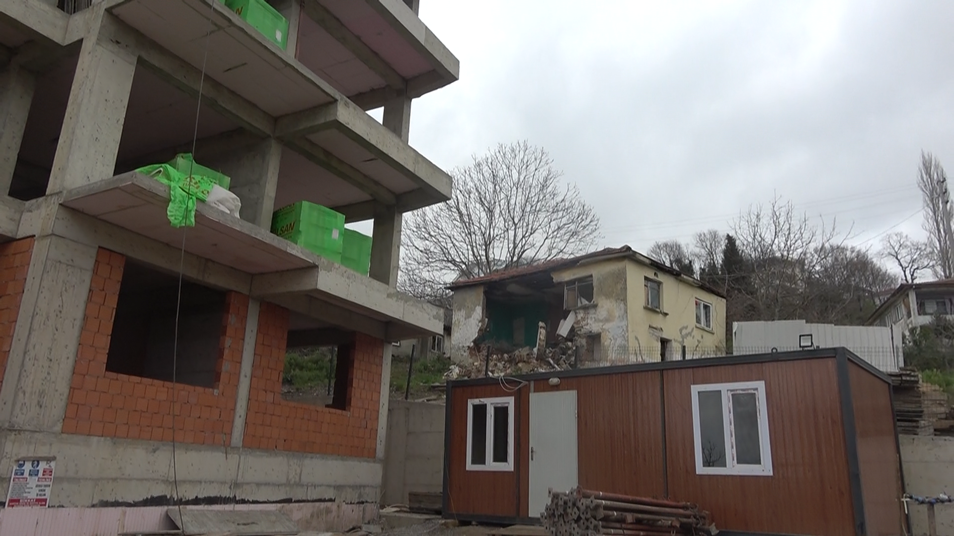 Yalova Cinarcik Insaat Magduriyet Vatandas Evsiz Kalma (3)