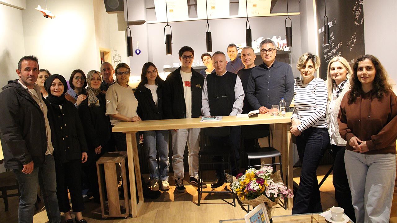 Yalova Eski Vali Akademisyen Yeni Kitap Z Kusagi Haber (1)