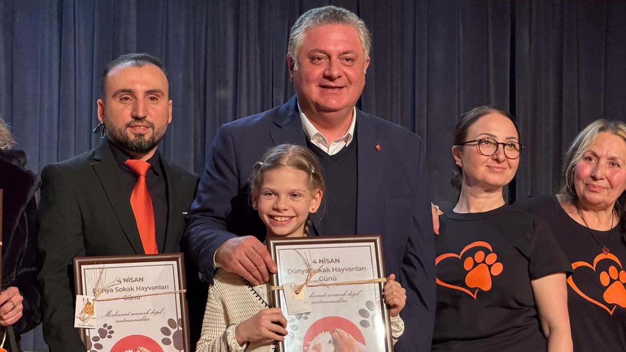 Yalova Guzel Sanatlar Lisesi Belediye Mimoza Ritim Grubu Sokak Hayvan Farkindalik (6)