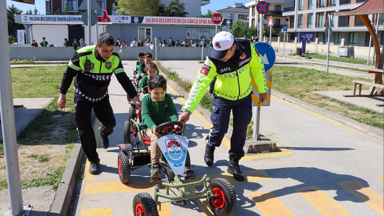 Yalova Il Emniyet Jandarma Belediye Cocuklar Minikler Trafik Egitim (2)