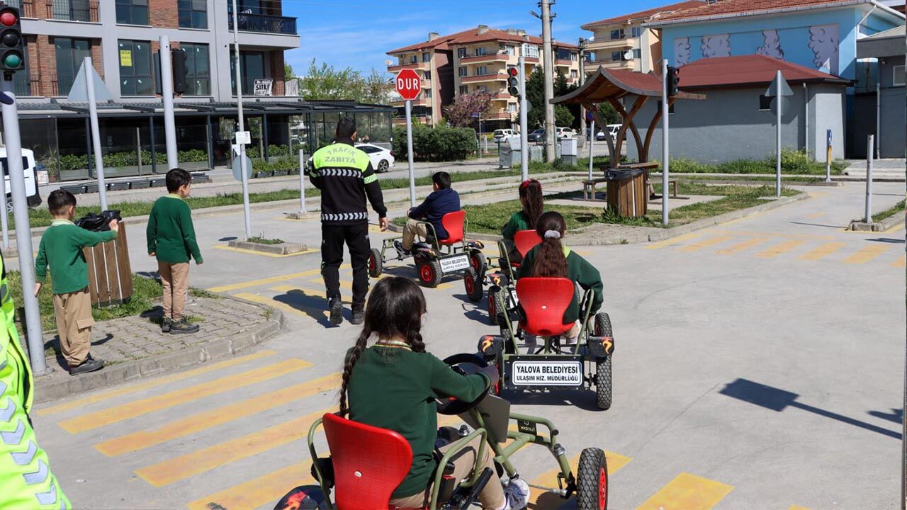 Yalova Il Emniyet Jandarma Belediye Cocuklar Minikler Trafik Egitim (5)