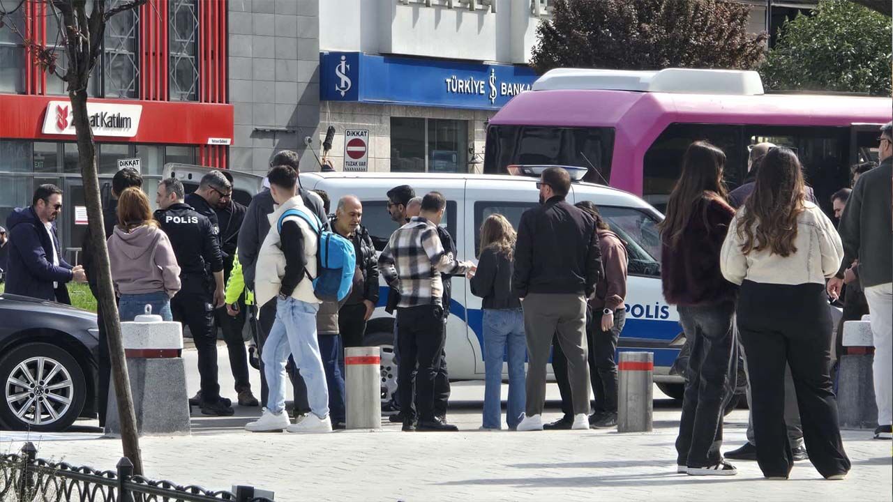 Yalova Meydanı Karıştı Gizli Çekim Yaptı, Kurtulamadı (1)