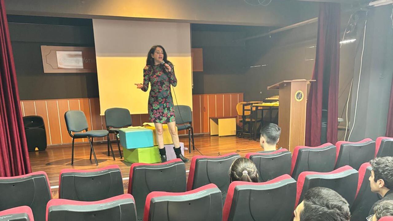 Yalova Termal Fen Lise Yazar Hatice Uzgul Roman Soylesi Ogreniler (4)