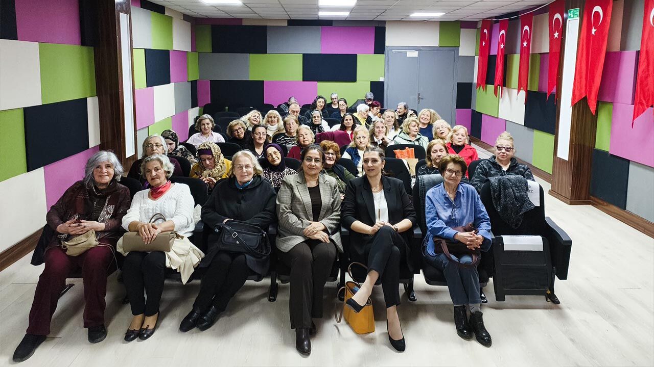 Yalova Uluslararasi Toplumsal Gelisim Kadin Dernek Stk Farkndalik Yazar Hande Cigdemoglu Soylesi (3)