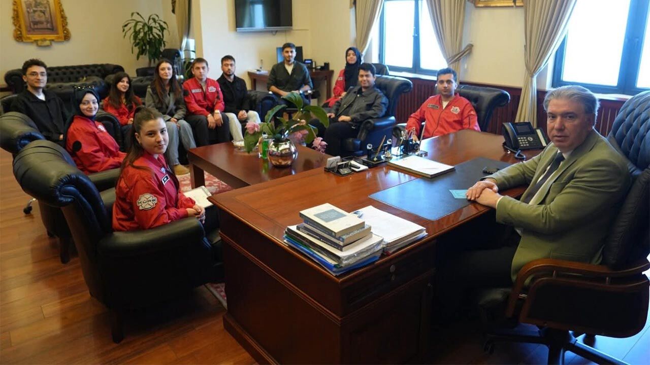 Yalova Universitesi Teknofest Heyet Rektor Proje Gorusme (1)